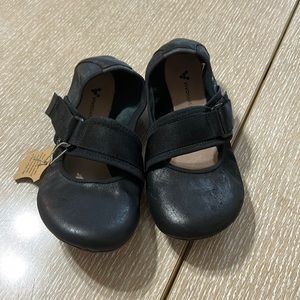 Vivobarefoot Jing Jing flats with strap EU 38